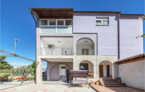 Stunning apartment in Peroj with WiFi and 4 Bedrooms